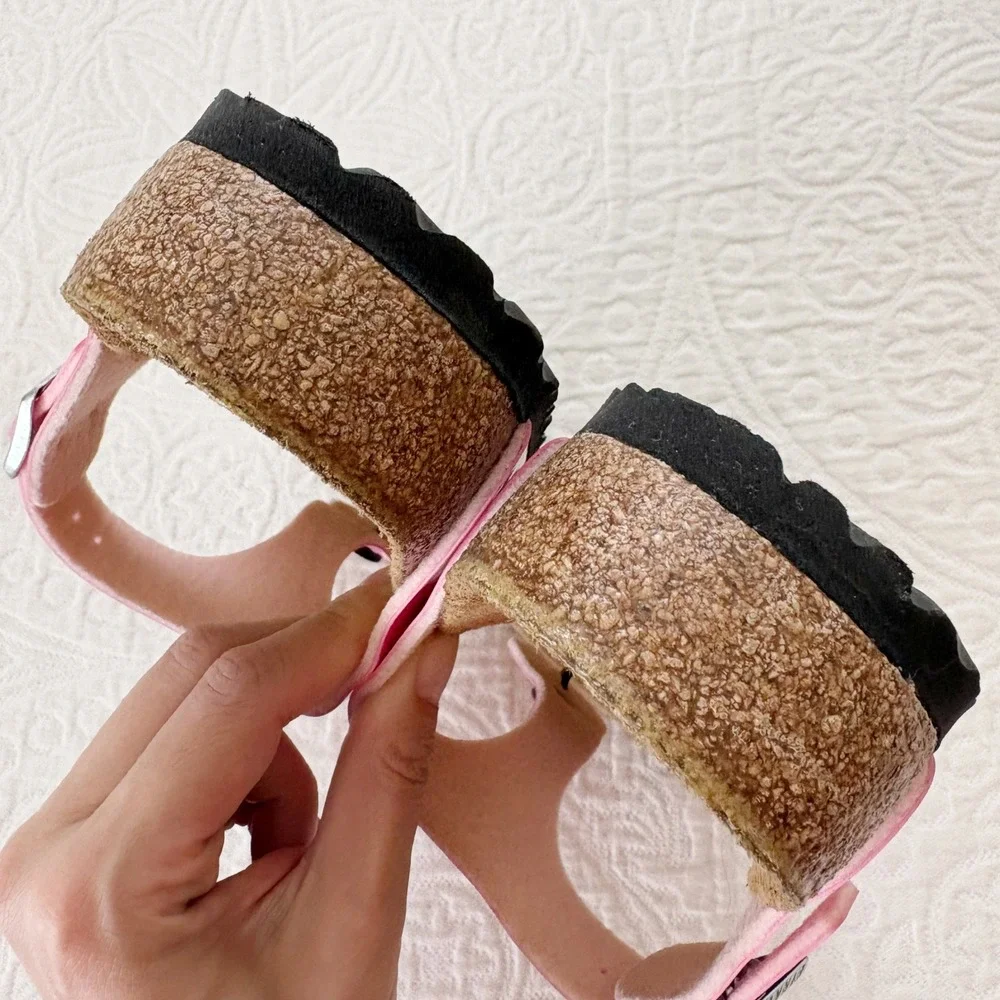 Birkenstock Patent Birkoflor Gizeh Sandals, Candy Pink SZ 38 US 7‎